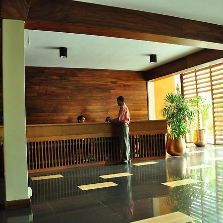 Hotel The Sovereign Colombo Exterior foto